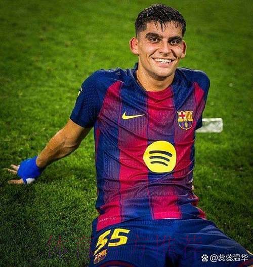 西媒:巴黎与皇马竞争阿诺德,皇马可能一月求购 西媒:巴黎与皇马竞争阿诺德,皇马可能一月求购